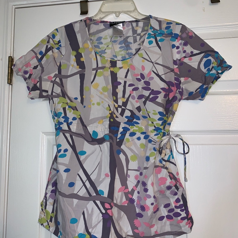 Women’s scrub top